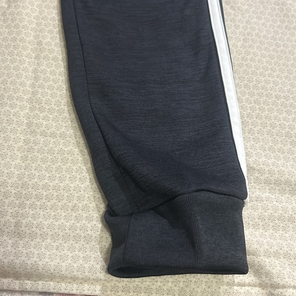Adidas youth jogger size S-8 NWT - Picture 7 of 8